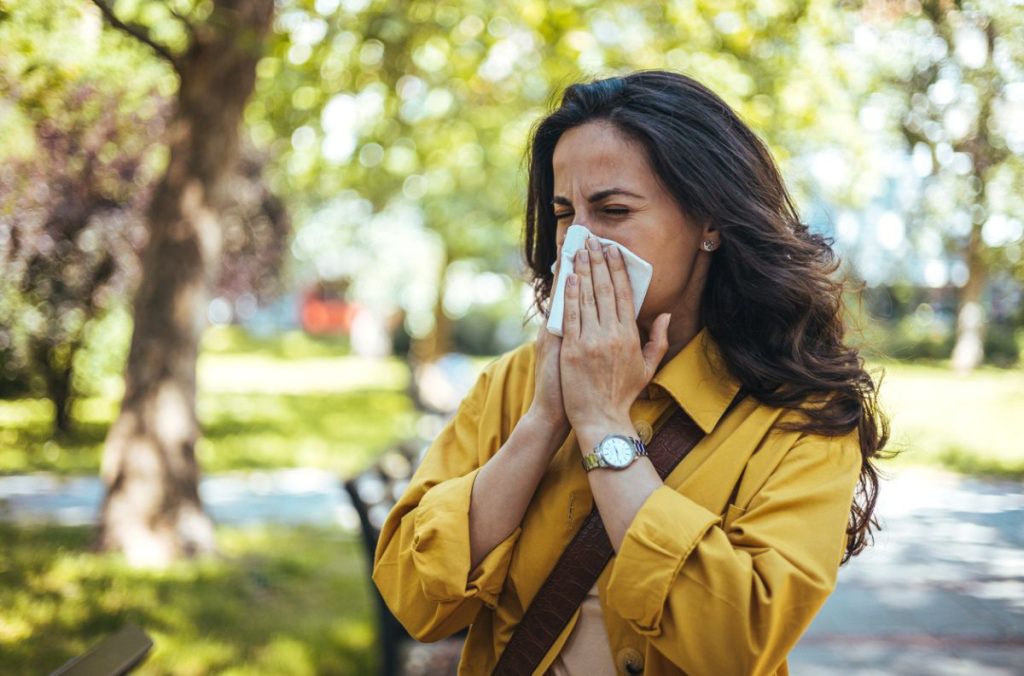 Allergy Drops vs Allergy Shots: Which Is Right for You?
